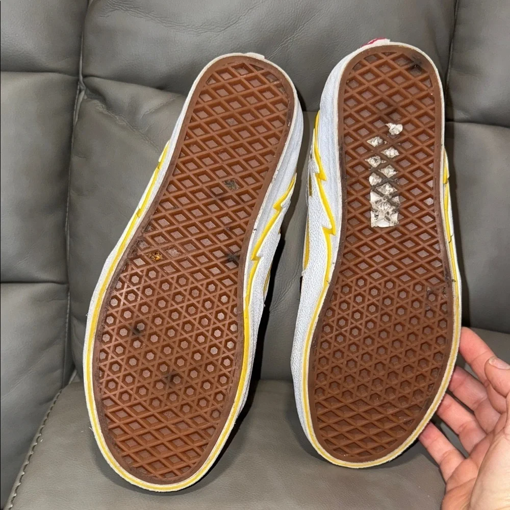 Vans mens High-Top Sneakers - Black and Yellow